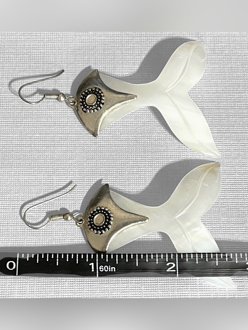 VTG Mother of Pearl Earrings Whale Tail Shaped Dangle Silver Tone Hooks Handmade - Picture 5 of 6
